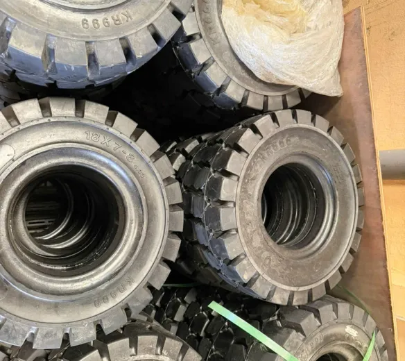 Lốp đặc 18x7-8 xe nâng Trung Quốc