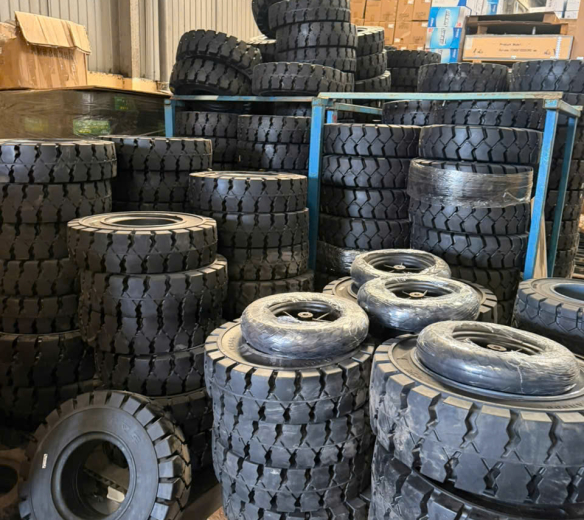 Lốp đặc 18x7-8 xe nâng Trung Quốc